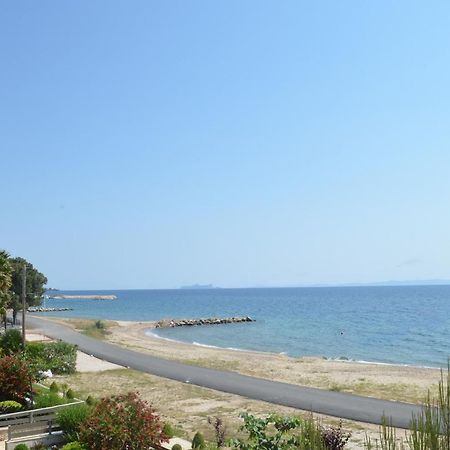 Lemon Beach Front Apartment, Nikiti Екстериор снимка