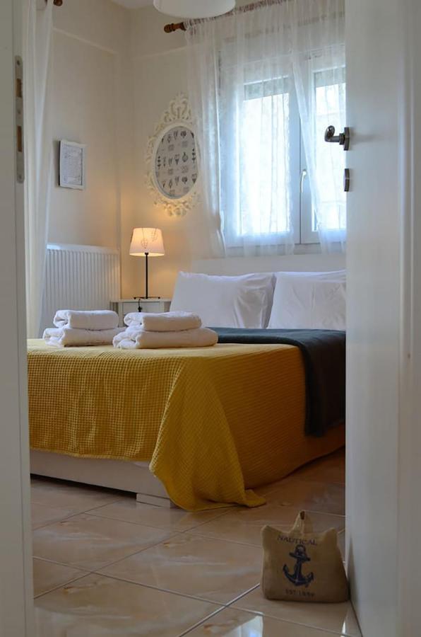 Lemon Beach Front Apartment, Nikiti Екстериор снимка