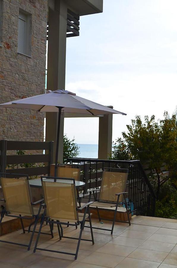 Lemon Beach Front Apartment, Nikiti Екстериор снимка