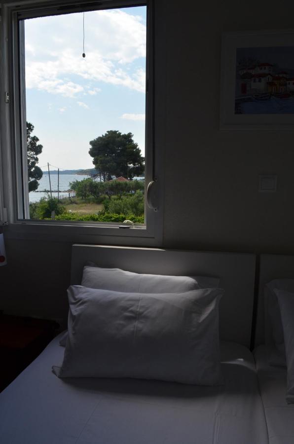 Lemon Beach Front Apartment, Nikiti Екстериор снимка