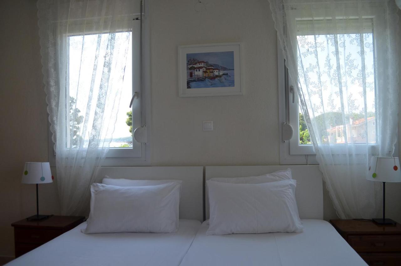 Lemon Beach Front Apartment, Nikiti Екстериор снимка