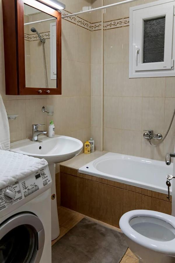 Lemon Beach Front Apartment, Nikiti Екстериор снимка