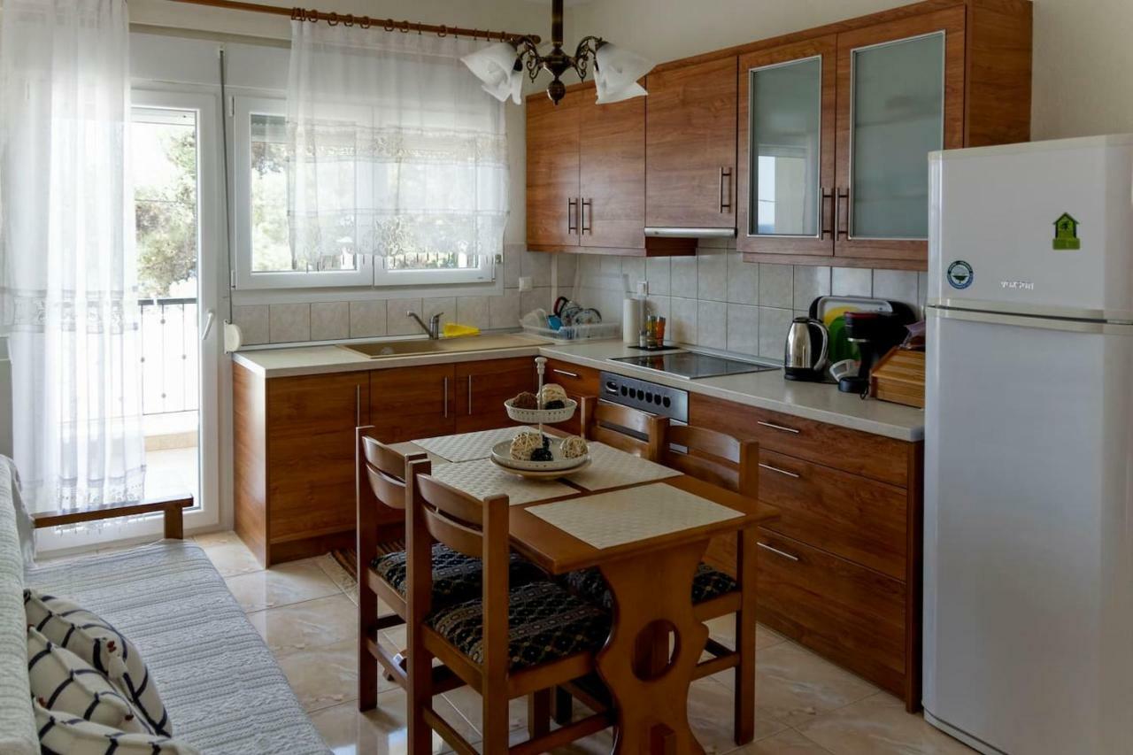 Lemon Beach Front Apartment, Nikiti Екстериор снимка